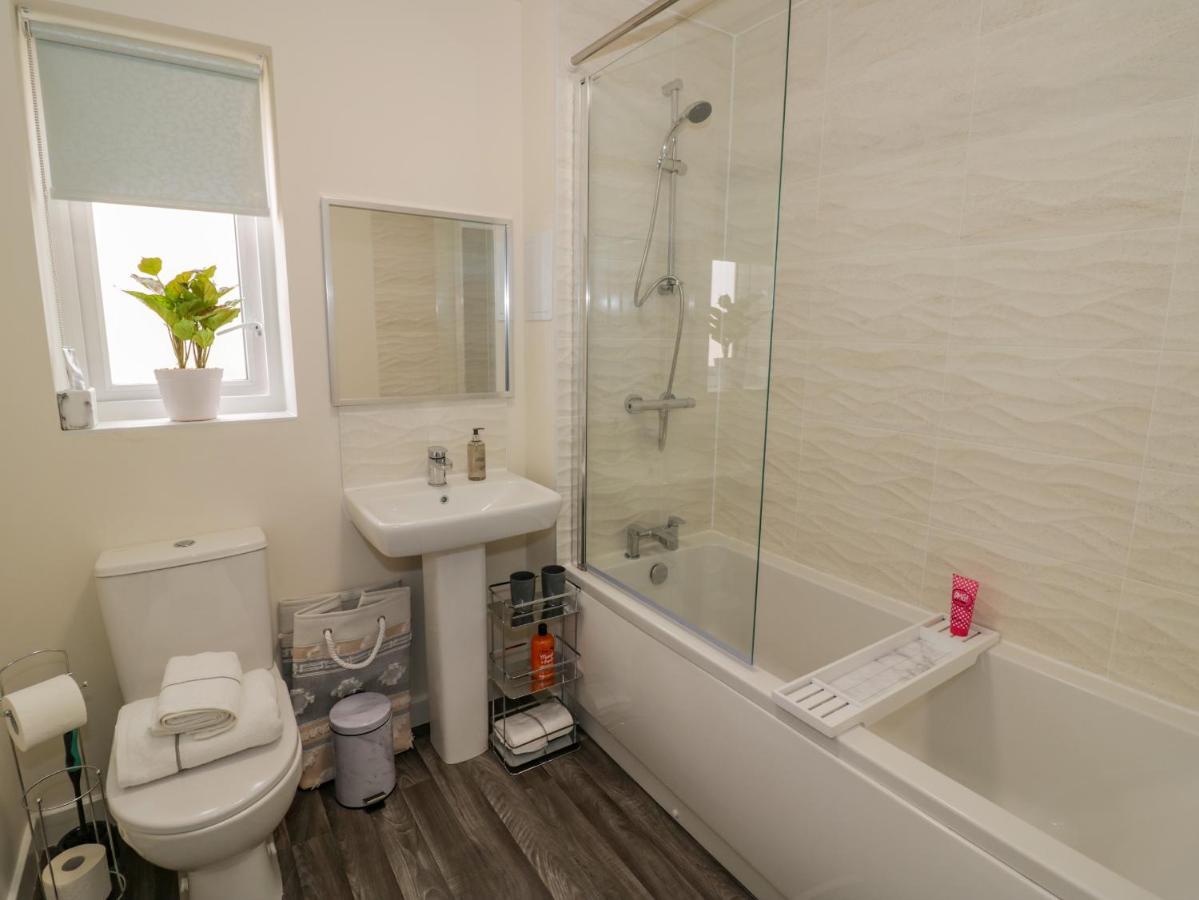 23 Moat House Close Coventry Bagian luar foto