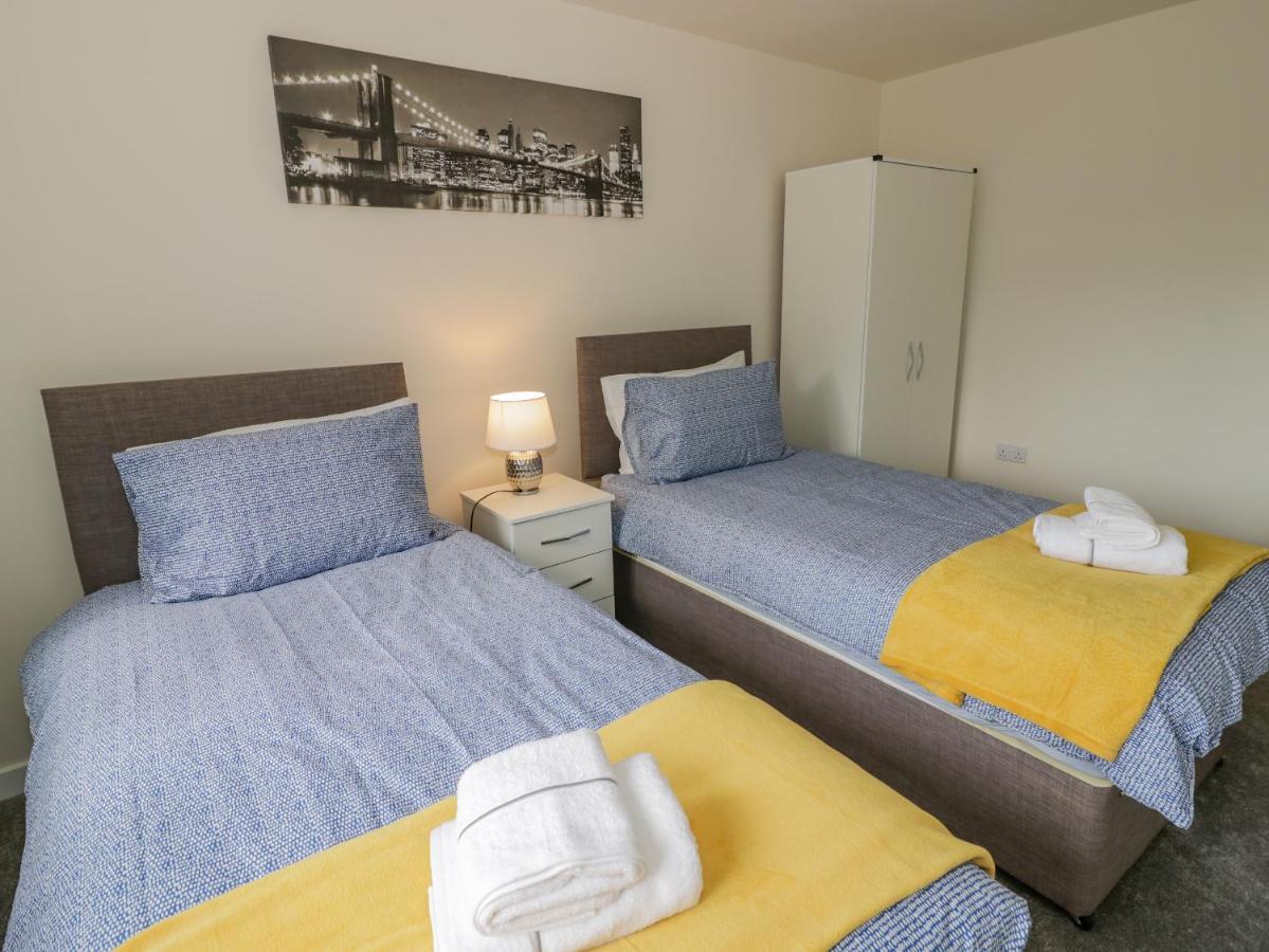 23 Moat House Close Coventry Bagian luar foto